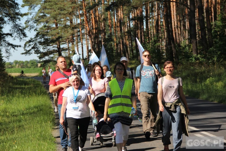 Pielgrzymka w pierwszą sobotę miesiąca do sanktuarium Matki Bożej Rokitniańskiej