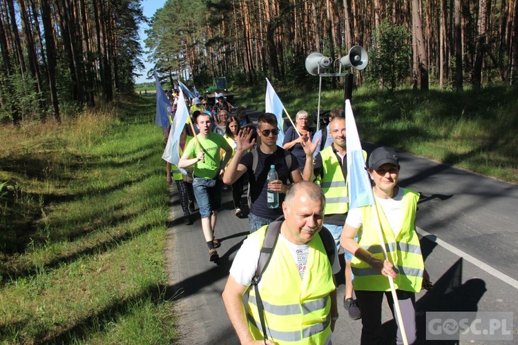 Pielgrzymka w pierwszą sobotę miesiąca do sanktuarium Matki Bożej Rokitniańskiej