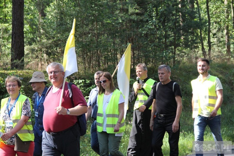 Pielgrzymka w pierwszą sobotę miesiąca do sanktuarium Matki Bożej Rokitniańskiej