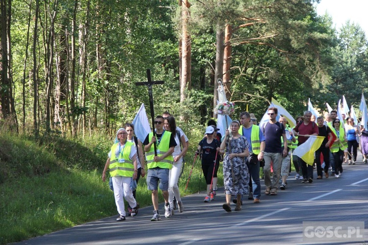 Pielgrzymka w pierwszą sobotę miesiąca do sanktuarium Matki Bożej Rokitniańskiej