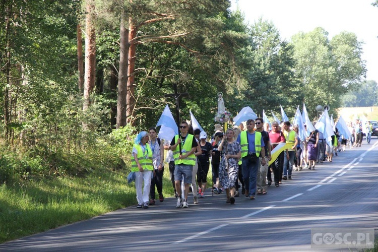 Pielgrzymka w pierwszą sobotę miesiąca do sanktuarium Matki Bożej Rokitniańskiej