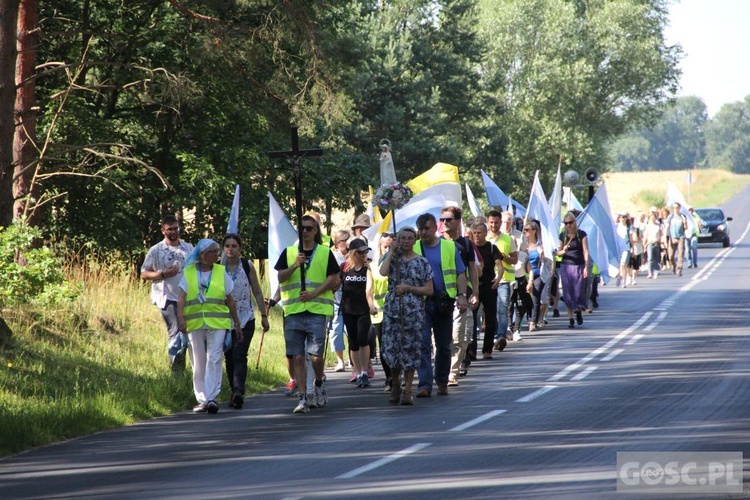 Pielgrzymka w pierwszą sobotę miesiąca do sanktuarium Matki Bożej Rokitniańskiej