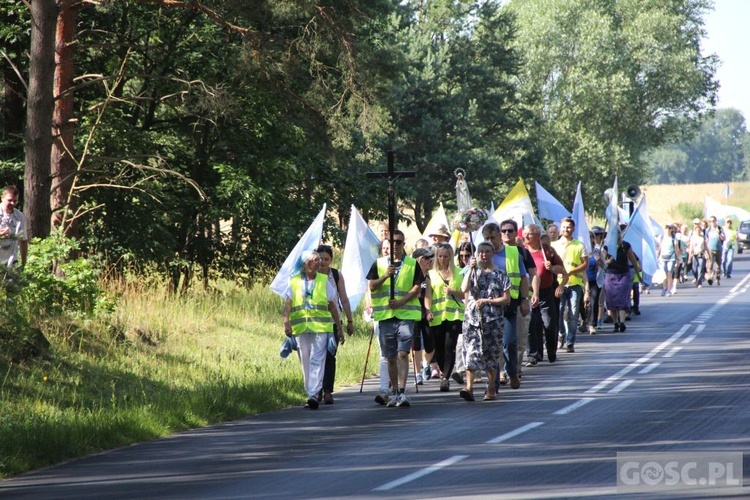 Pielgrzymka w pierwszą sobotę miesiąca do sanktuarium Matki Bożej Rokitniańskiej