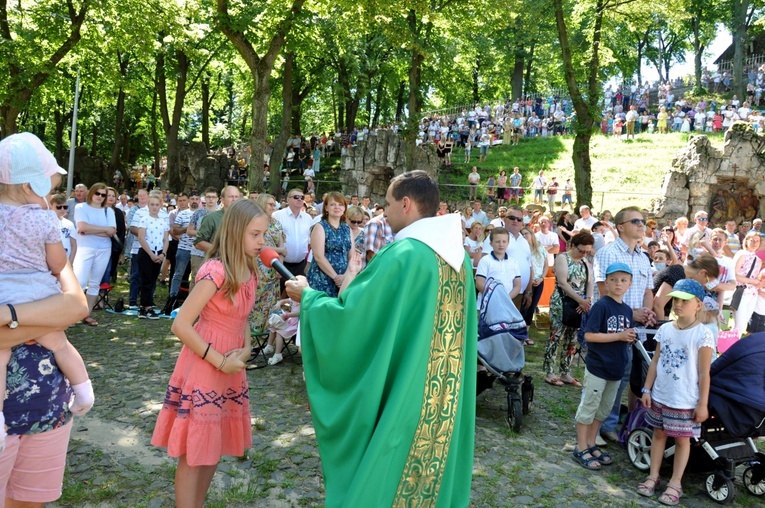 Pielgrzymka dzieci na Górę Świętej Anny