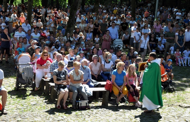 Pielgrzymka dzieci na Górę Świętej Anny