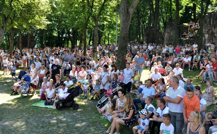 Pielgrzymka dzieci na Górę Świętej Anny