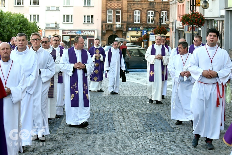 Strzegom. Eksporta ciała ks. Marka Żmudy