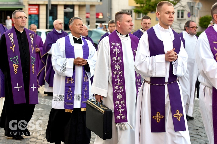 Strzegom. Eksporta ciała ks. Marka Żmudy