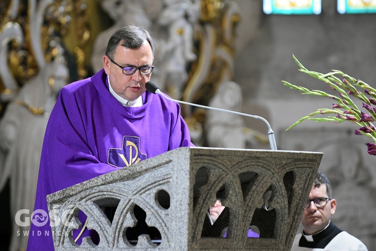 Strzegom. Eksporta ciała ks. Marka Żmudy