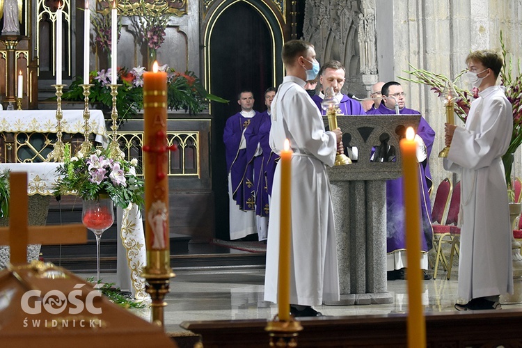 Strzegom. Eksporta ciała ks. Marka Żmudy