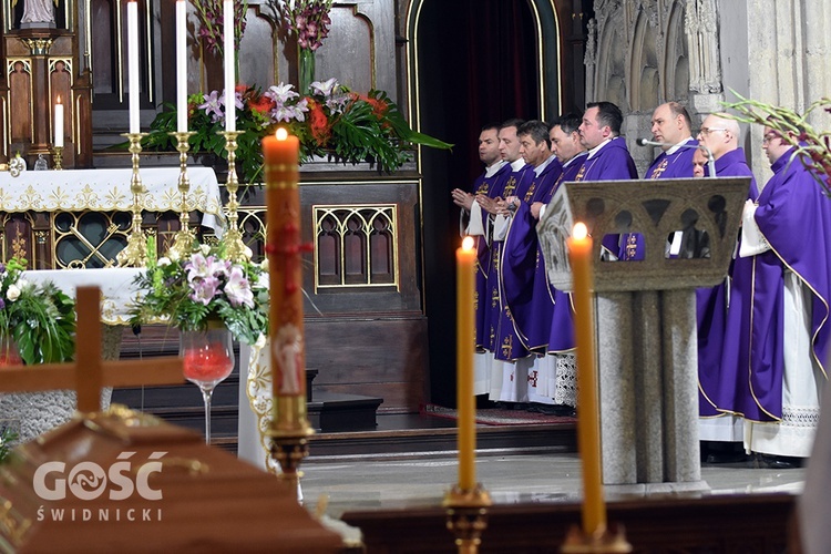 Strzegom. Eksporta ciała ks. Marka Żmudy