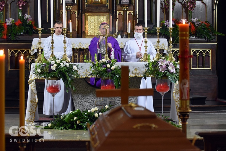 Strzegom. Eksporta ciała ks. Marka Żmudy