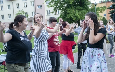 Raban na osiedlu. Piła na trasie Pustyni Miast