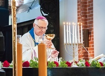 ▲	Mszy Świętej w kołobrzeskiej bazylice przewodniczył bp Edward Dajczak.