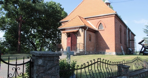 Odnowiona świątynia w Zajezierzu