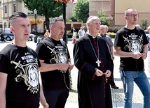 ▲	Tym razem w modlitwę włączył się bp Ignacy Dec.