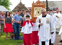 W procesji przyniesiony został obraz Matki Bożej Lubeckiej.