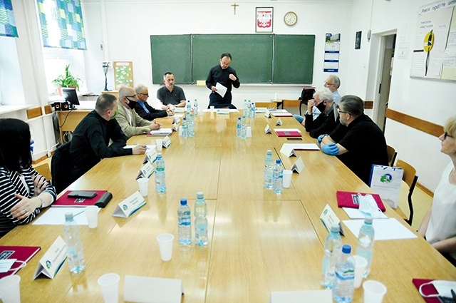 Podczas pierwszego zebrania  na temat dialogu Kościoła z kulturą.