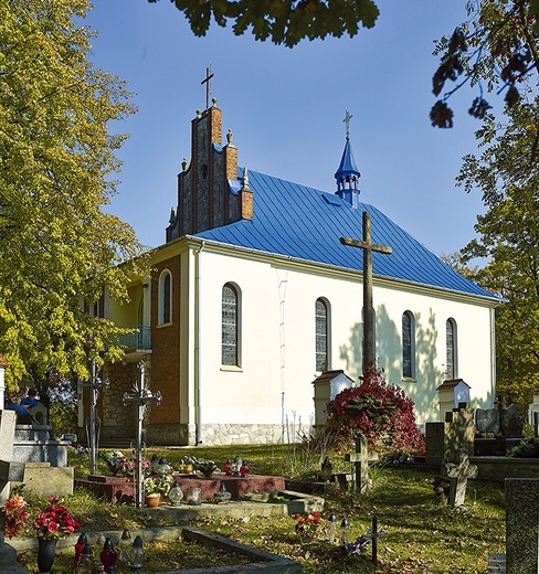 Kościół na Zjawieniu wybudowano w miejscu pierwotnego kultu maryjnego.