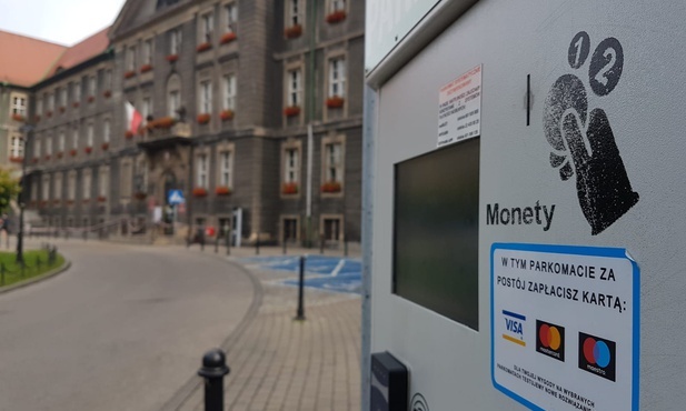 Bytom. Kierowcy mogą płacić kartą za parkowanie
