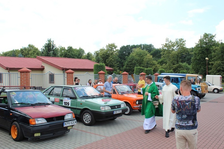 Zlot klasyków w parafii Miłosierdzia Bożego w Brzesku