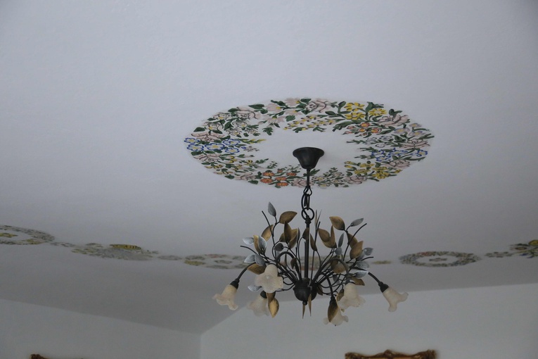 Kościół w Rzepienniku Strzyżewskim i jego otoczenie