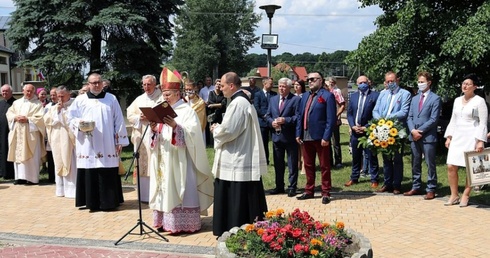 Rocznicowym obchodom przewodniczył bp Henryk Tomasik.