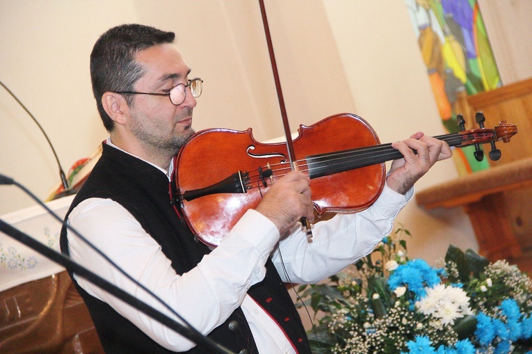 Koncert kapeli Góralska Hora w Dźwirzynie