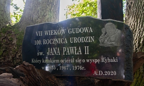 Tu, gdzie biwakował święty. Krzyż na wyspie Rybaki