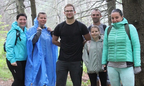 Deszczowa pogoda nie odstraszyła uczestników drugiego spotkania 8. Ewangelizacji w Beskidach na Leskowcu.