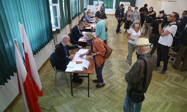 Ile wynosiła frekwencja?
