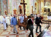 ▲	Kopia Krzyża Trybunalskiego dotarła do wszystkich wspólnot parafialnych naszej diecezji od Buga do Wisły. 