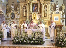 20 czerwca Łącko świętowało 800-lecie parafii  i 300. rocznicę  konsekracji kościoła  z bp. Andrzejem Jeżem.
