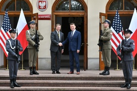 Sekretarz McCarthy: Wojska USA w Polsce zwiększają potencjał NATO