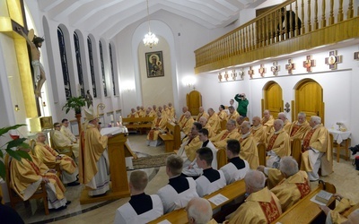 Rok 2019. Msza św. pod przewodnictwem bp. Henryka Tomasika w kaplicy Domu Księży Seniorów.