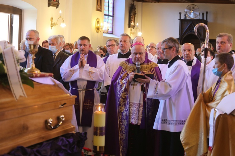 Pogrzeb śp. ks. kan. Jana Krysty w Lipowej