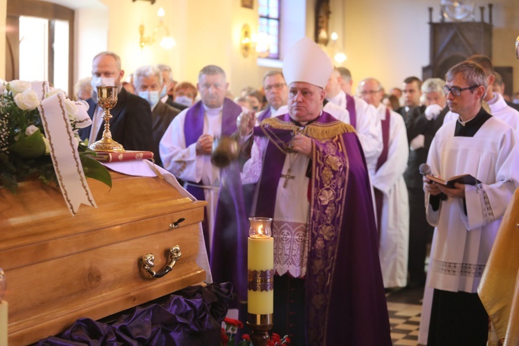 Pogrzeb śp. ks. kan. Jana Krysty w Lipowej