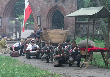 Na rekonstruktorach ciąży duża odpowiedzialność. Dzięki atrakcyjnej formie pokazywania historii taki sposób edukacji mocno wpływa na odbiorców.