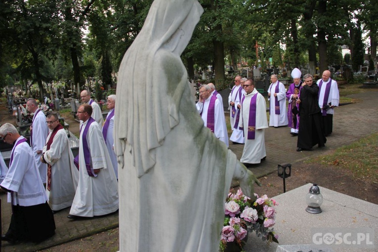 Ostatnie pożegnanie śp. ks. Romana Jarosza