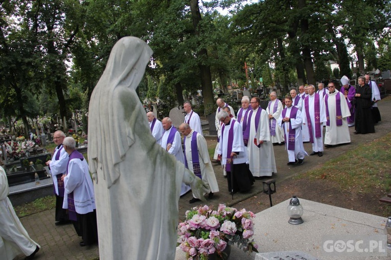 Ostatnie pożegnanie śp. ks. Romana Jarosza