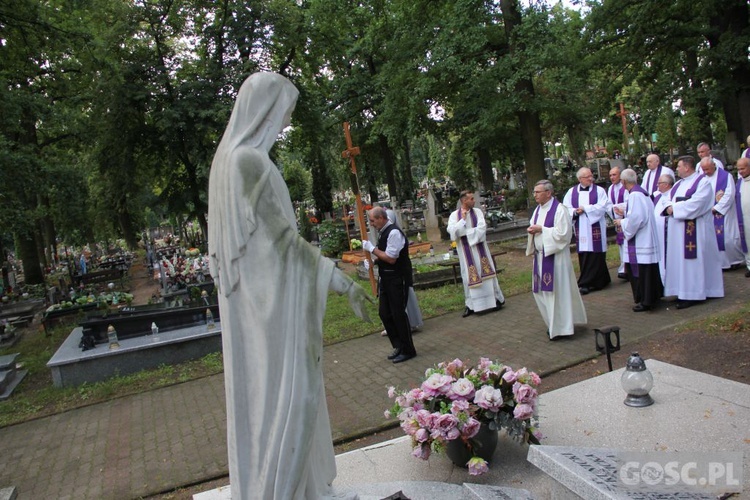 Ostatnie pożegnanie śp. ks. Romana Jarosza