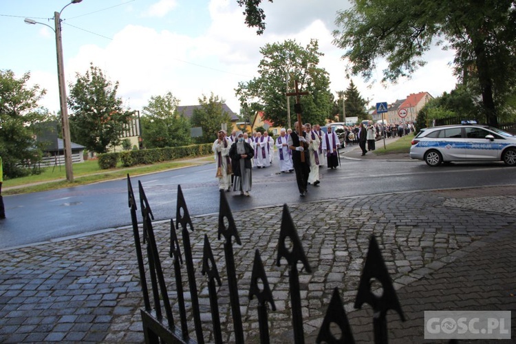 Ostatnie pożegnanie śp. ks. Romana Jarosza