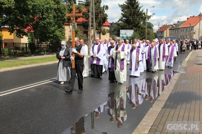 Ostatnie pożegnanie śp. ks. Romana Jarosza