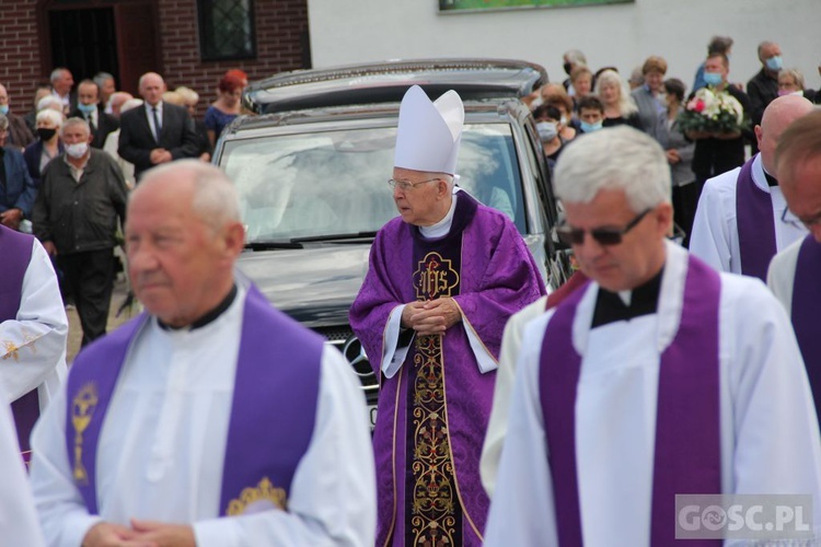 Ostatnie pożegnanie śp. ks. Romana Jarosza