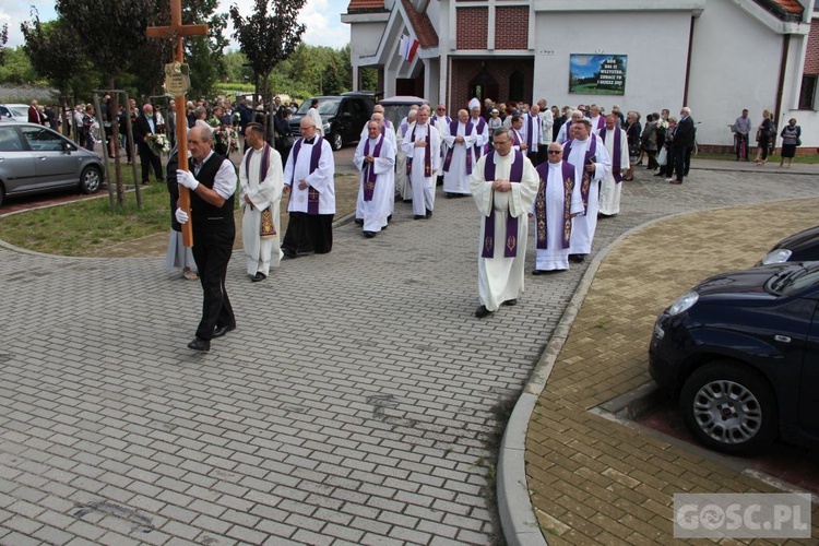 Ostatnie pożegnanie śp. ks. Romana Jarosza