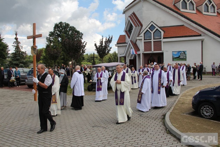 Ostatnie pożegnanie śp. ks. Romana Jarosza