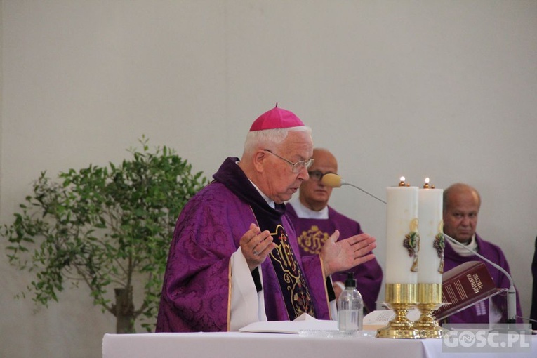 Ostatnie pożegnanie śp. ks. Romana Jarosza