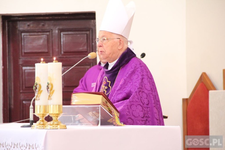Ostatnie pożegnanie śp. ks. Romana Jarosza