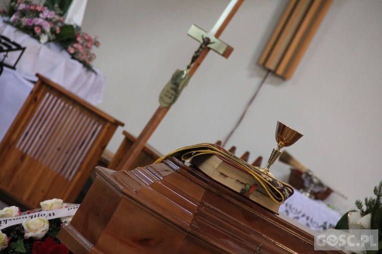 Ostatnie pożegnanie śp. ks. Romana Jarosza