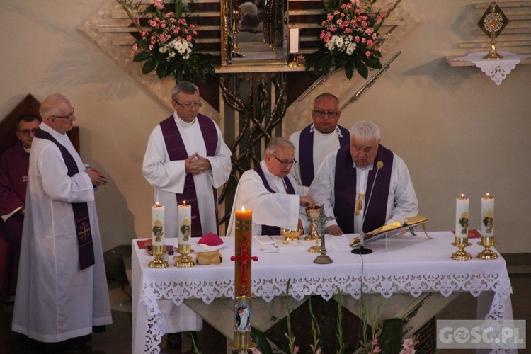 Ostatnie pożegnanie śp. ks. Romana Jarosza